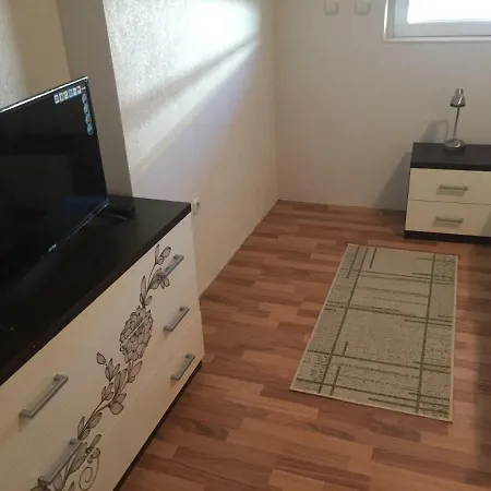 Stan Za Iznajmljivanje I Prenociste Apartament *